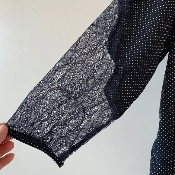 Ann Taylor Navy Microdot Popover Tunic Lace Woman’s Size Small Spring Top Preppy - Picture 3 of 10